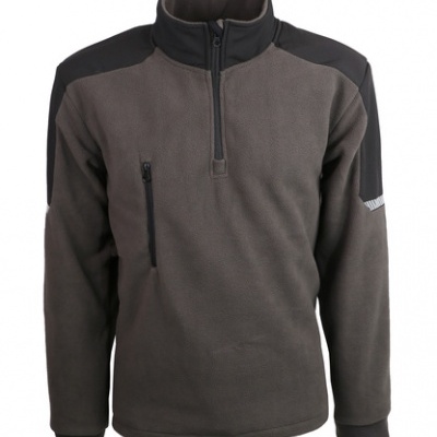 Camisola polar cinzenta escura com gola alta e bolso com fecho