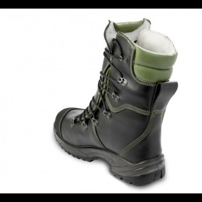 Bota de couro preta com detalhes verdes e atacadores.