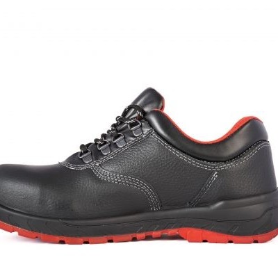 Ténis de segurança pretos com sola vermelha e interior vermelho