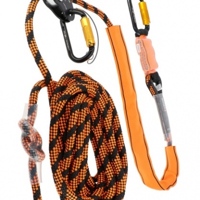 Corda de segurança preta e laranja com mosquetões e dispositivo de travagem