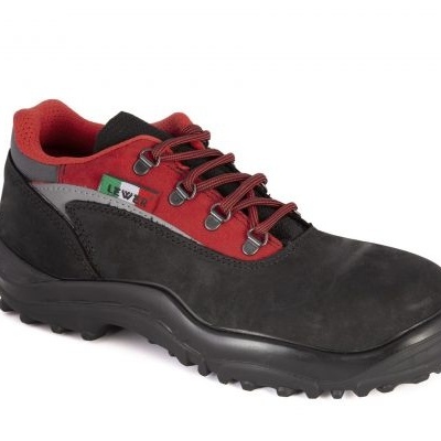 Ténis de segurança preto com detalhes vermelhos e sola preta