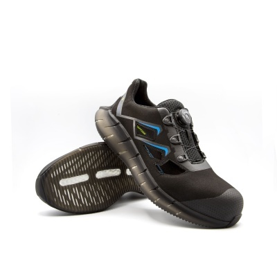 Ténis de desporto pretos com detalhes azuis e cinza e sola preta