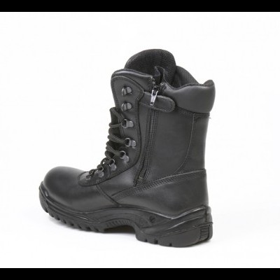 Bota preta alta em couro com fecho e atacadores