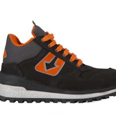 Ténis desportivo preto, cinzento e laranja com sola branca e preta