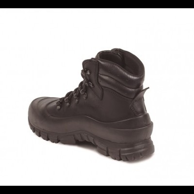 Bota preta robusta com sola grossa e atacadores