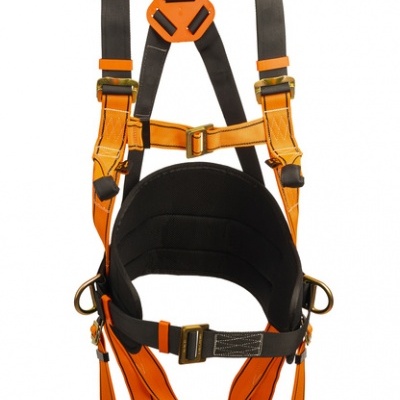 Arnês de segurança laranja e preto com fivelas metálicas