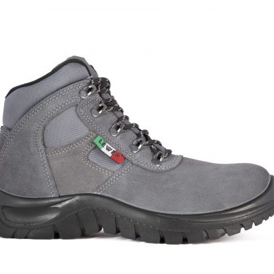 Bota de trabalho cinzenta com sola preta e etiqueta com bandeira italiana