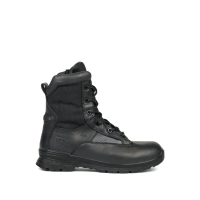 Bota preta de trabalho Voglar com atacadores e detalhes em tecido.