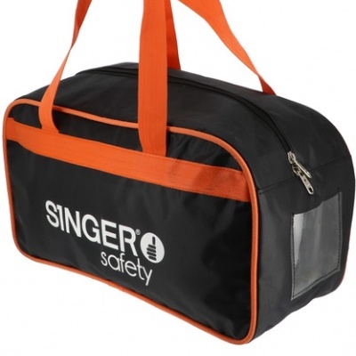Mala de mão preta com detalhes laranja e texto 'SINGER safety'