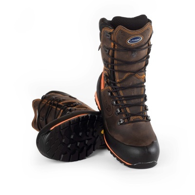 Bota de trabalho castanha com atacadores pretos e sola preta com detalhe laranja.