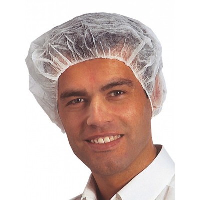 Homem com touca branca de material leve e transparente