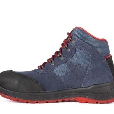 Bota de segurança azul escuro com sola vermelha e biqueira preta