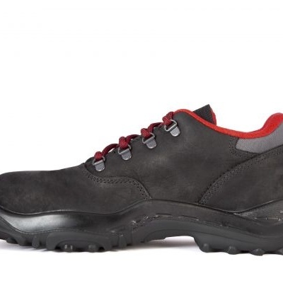 Ténis de segurança camurça preta com forro vermelho e sola antiderrapante