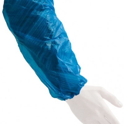 Manguito protetor azul em braço de manequim