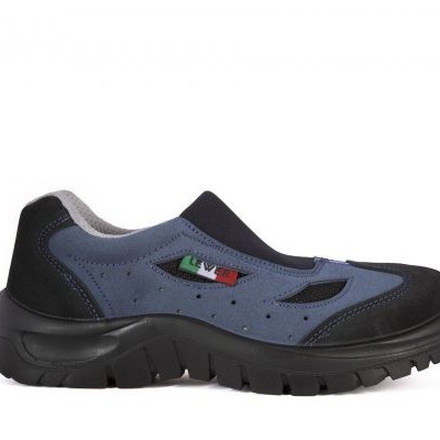 Sapato de segurança azul e preto com sola preta e etiqueta da bandeira italiana