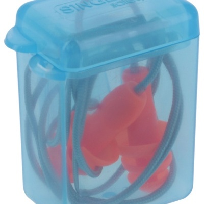 Estojo azul translúcido com tampões de ouvido laranja