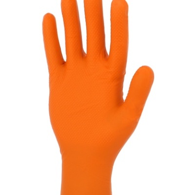 Luva laranja antiderrapante em fundo branco