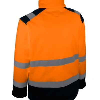 Casaco de alta visibilidade laranja com faixas refletoras cinzentas e detalhes pretos