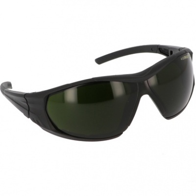 Óculos de sol pretos com lentes verdes e texto LAZER FASHION