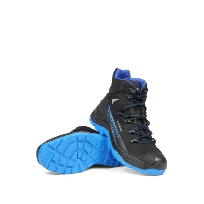 Botas de caminhada pretas e azuis com sola azul antiderrapante