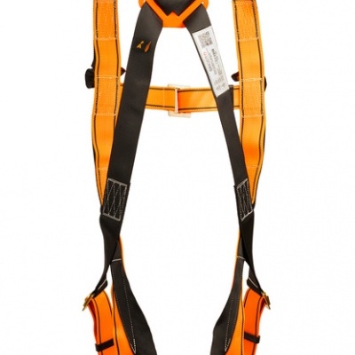 Arnês de segurança laranja e preto com fivelas e etiqueta