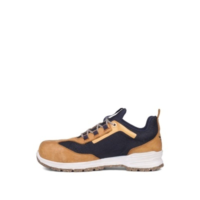 Ténis desportivo castanho e preto com atacadores cinzentos