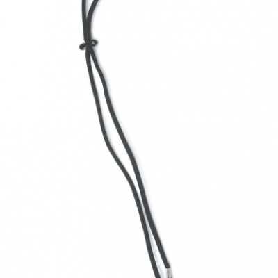 Cordão preto com extremidades metálicas prateadas e nó ajustável