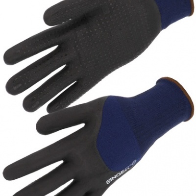 Par de luvas preto e azul com acabamento castanho no punho