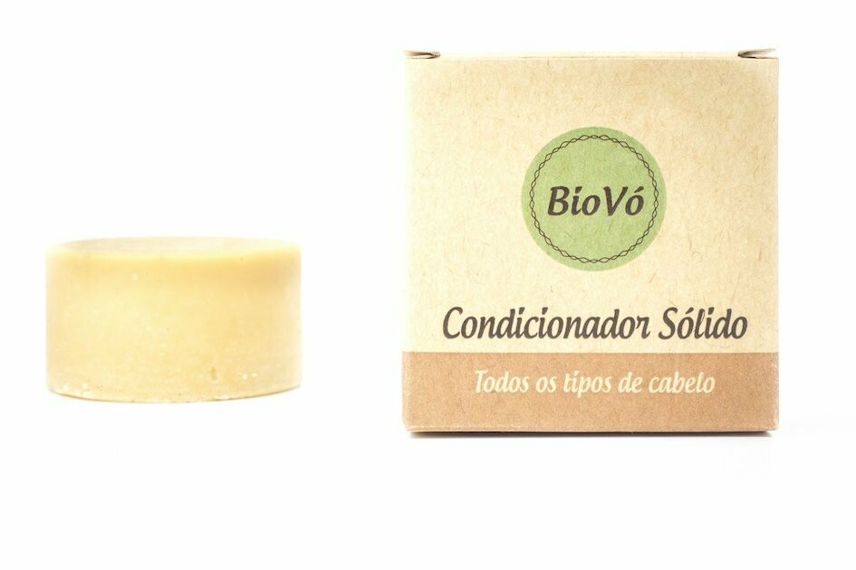 AMACIADOR CONDICIONADOR SÓLIDO Condicionador sólido bege com embalagem bege de papel reciclado da marca BioVó