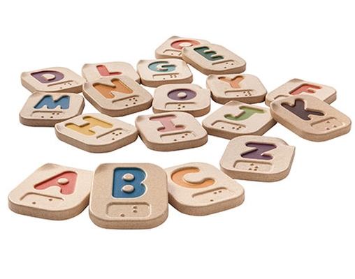 Alfabeto em Braille Peças de madeira coloridas com letras do alfabeto para aprendizagem