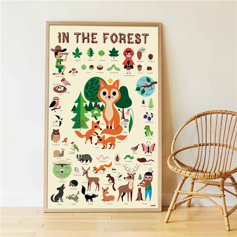 Poster Gigante Autocolantes - Bosque Póster decorativo com ilustrações de animais da floresta emoldurado junto a cadeira de verga