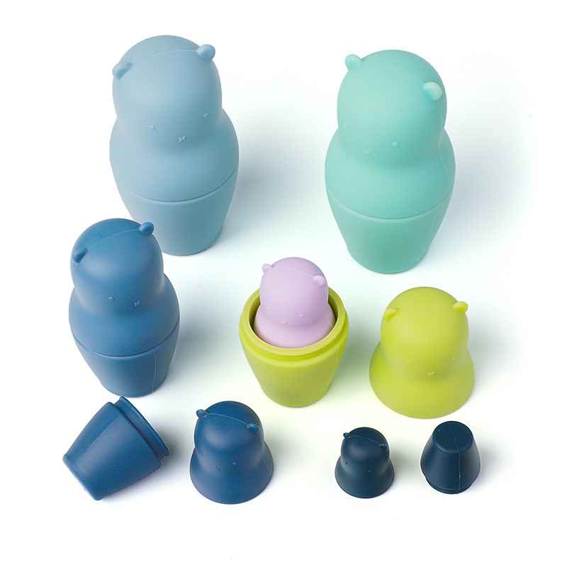 Bonecas Russas Ursos Azuis Conjunto de bonecas russas de várias cores e tamanhos aninhadas