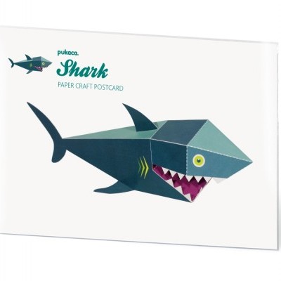 Cartão postal com ilustração de tubarão em papel kraft azul e verde