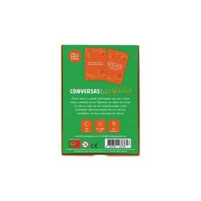 Embalagem verde com texto em português e laranja do jogo Conversas Garfadas