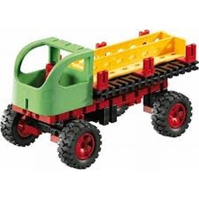 Carrinha de brinquedo verde, amarela e vermelha com pneus pretos grossos