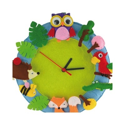 Relógio de parede em feltro com decoração de animais e natureza colorida