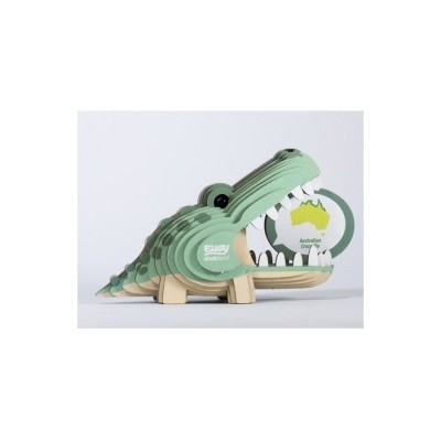 Modelo de crocodilo de papel verde e bege com cartão na boca