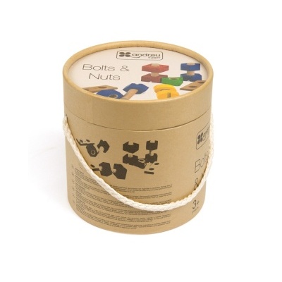 Caixa redonda de cartão com brinquedo de madeira colorida tipo parafusos e porcas