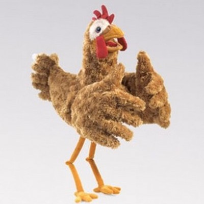 Brinquedo de peluche galinha marrom com pés amarelos