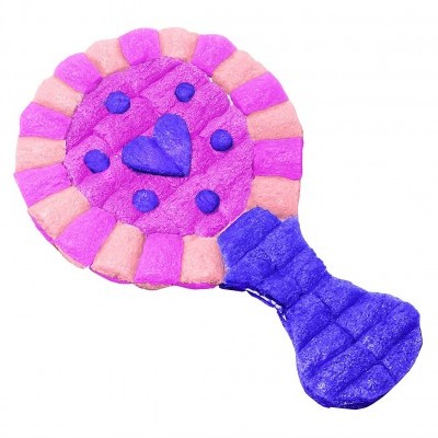 Brinquedo macio colorido em formato de maraca com coração roxo