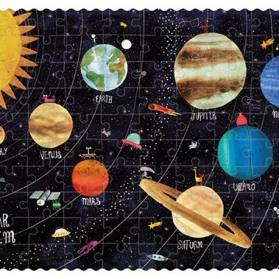 Quebra-cabeças do Sistema Solar com planetas coloridos e o Sol num fundo preto com estrelas