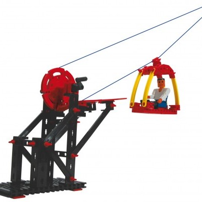 Brinquedo LEGO torre preta com carrinho vermelho e figura humana suspensa