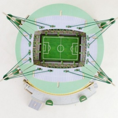 Modelo de estádio de futebol visto de cima com estruturas metálicas e bancadas
