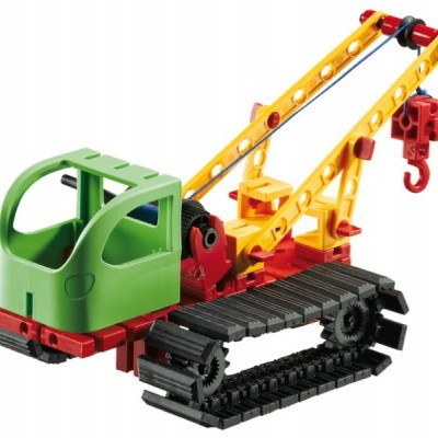 Brinquedo de guindaste com esteira verde, amarelo, vermelho e preto