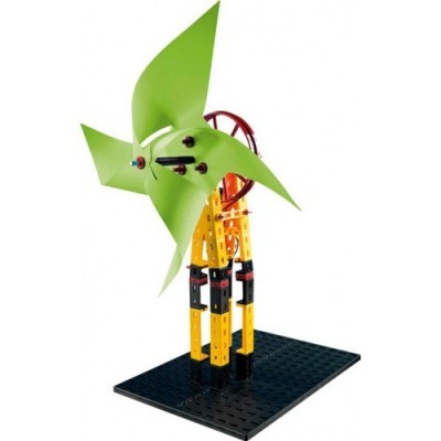 Modelo de moinho de vento com hélice verde e base preta