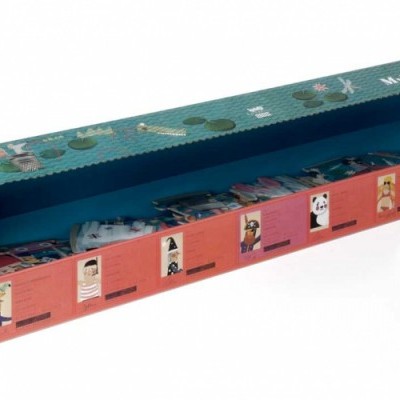 Caixa azul e vermelha aberta com embalagens individuais ilustradas