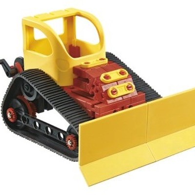 Brinquedo trator de esteira amarelo e vermelho com lâmina frontal