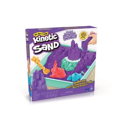 Caixa de areia Kinetic Sand com areia colorida e moldadores em embalagem