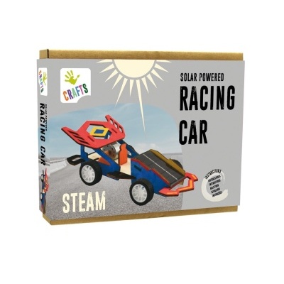Caixa com brinquedo de carrinho de corridas movido a energia solar com design colorido