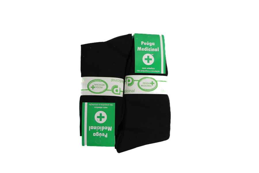 Par de meias pretas com embalagem verde e branca Peúga Medicinal